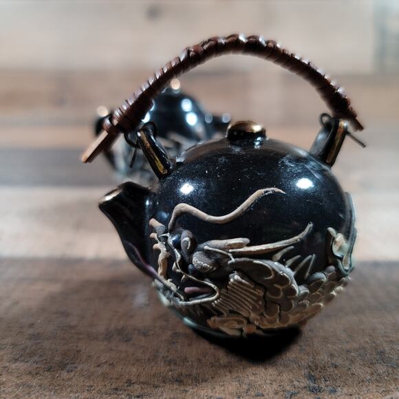 Vintage Dragon Moriage Salt & Pepper Set Tea Kettle Tea Pot Black Glaze Red Clay - Picture 10 of 13